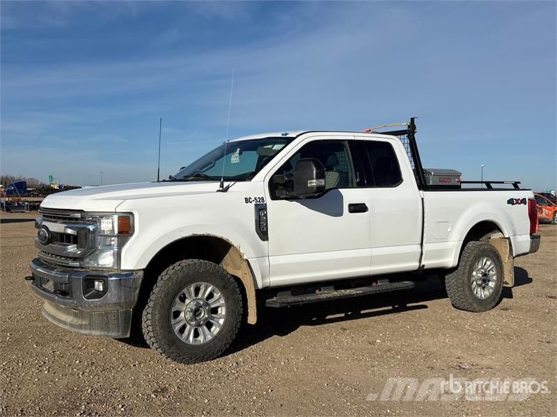 Ford F-250 XLT 4x4 Extended Cab Pickup Muu