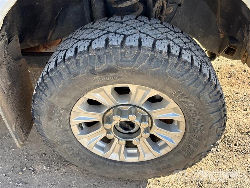 Ford F-250 XLT 4x4 Extended Cab Pickup Ostalo