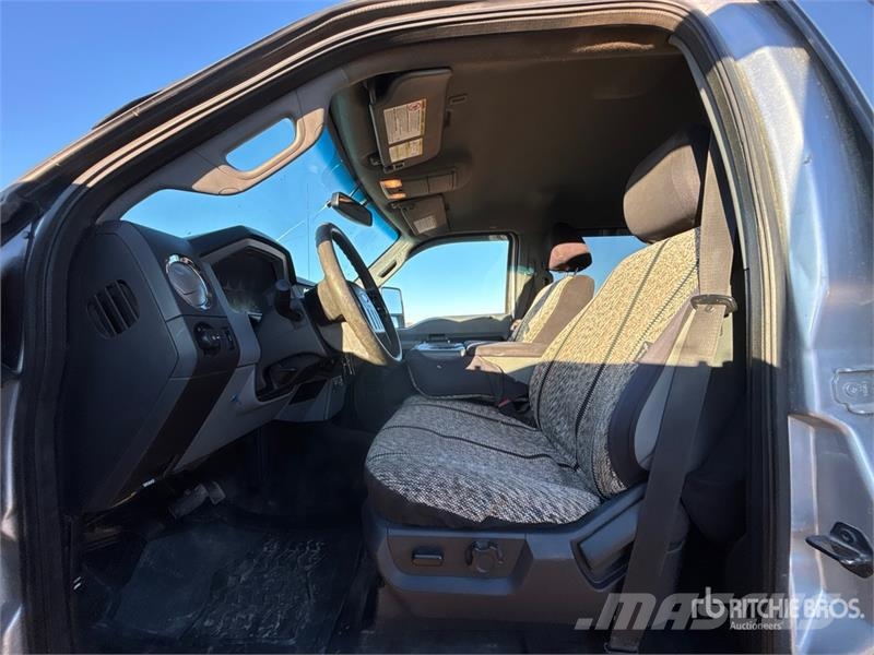 Ford F-250 XLT 4x4 Extended Cab Pickup Muu
