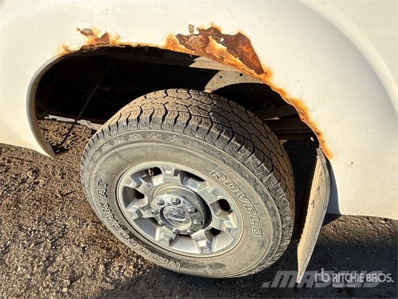 Ford F-250 XLT 4x4 Extended Cab Pickup Drugi