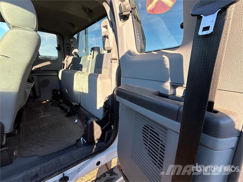 Ford F-250 XLT 4x4 Extended Cab Pickup Drugi