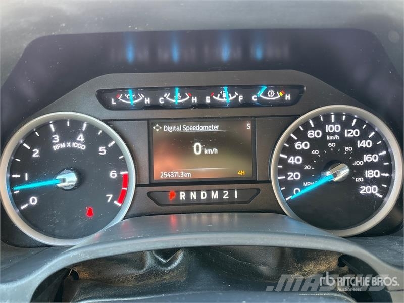 Ford F-250 XLT 4x4 Extended Cab Pickup Ostalo