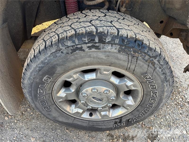 Ford F-250 XLT 4x4 Extended Cab Pickup Drugi