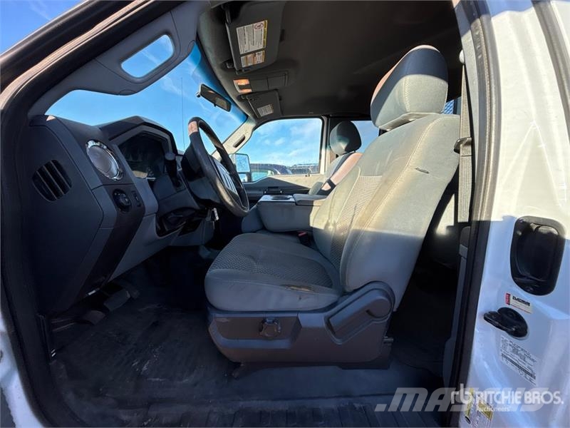 Ford F-250 XLT 4x4 Extended Cab Pickup Drugi
