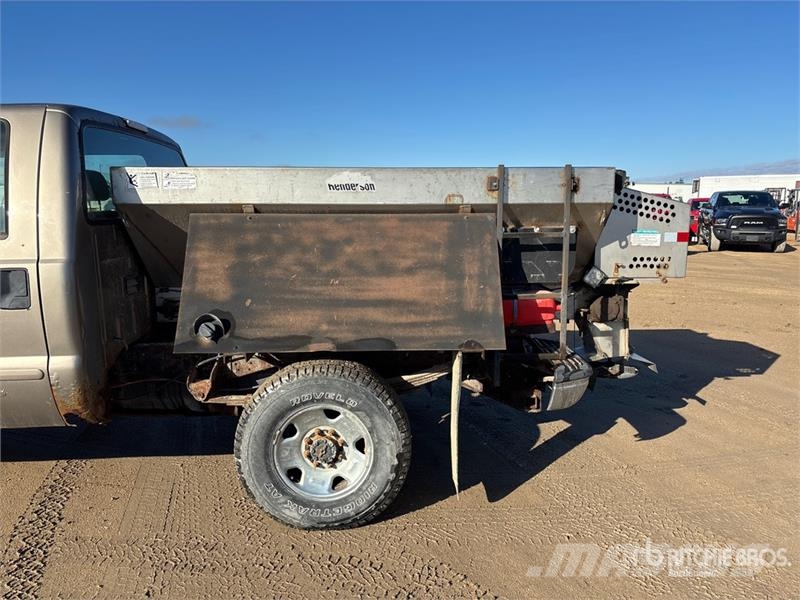 Ford F-250 XLT 4x4 Spreader Truck مركبات الأغراض العامة