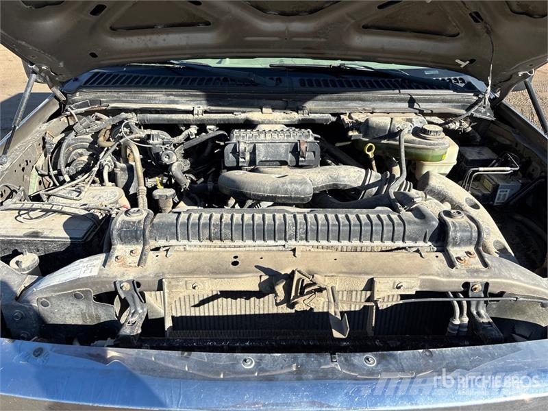 Ford F-250 XLT 4x4 Spreader Truck مركبات الأغراض العامة