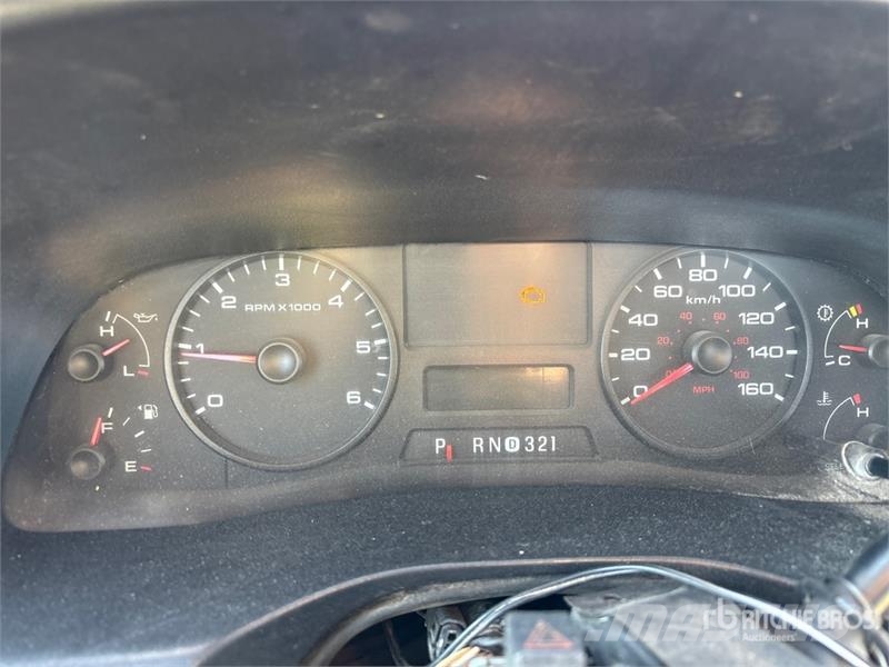 Ford F-250 XLT 4x4 Spreader Truck مركبات الأغراض العامة