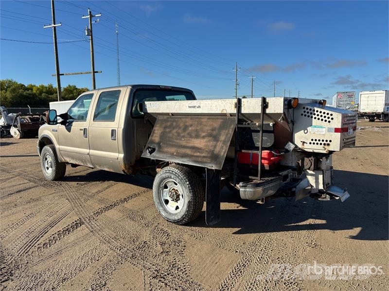 Ford F-250 XLT 4x4 Spreader Truck مركبات الأغراض العامة