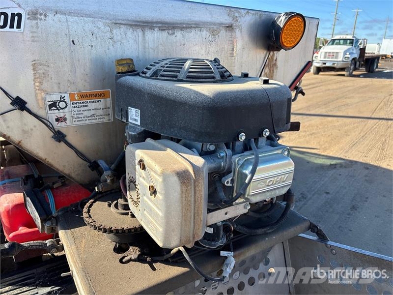 Ford F-250 XLT 4x4 Spreader Truck مركبات الأغراض العامة