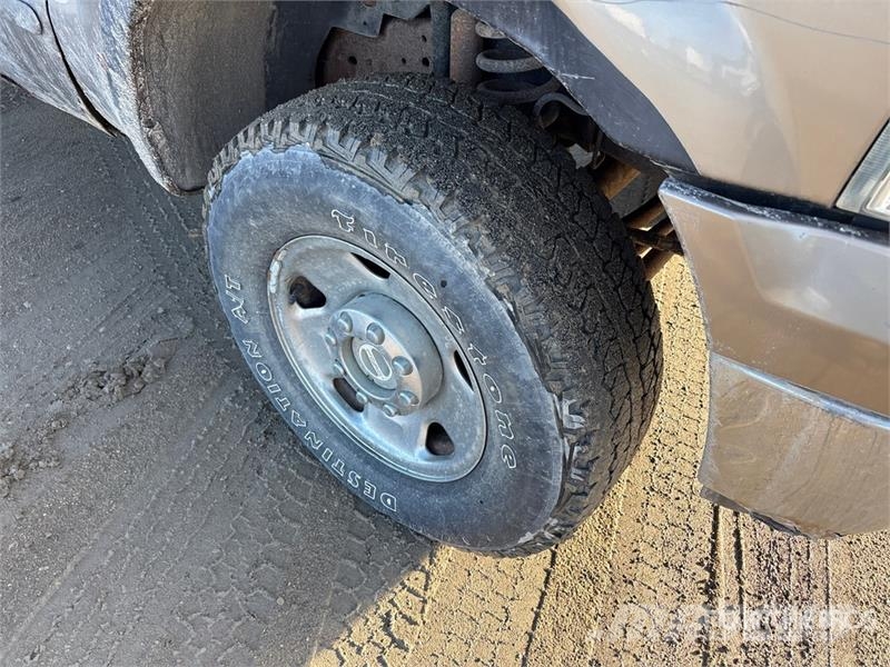 Ford F-250 XLT 4x4 Spreader Truck مركبات الأغراض العامة
