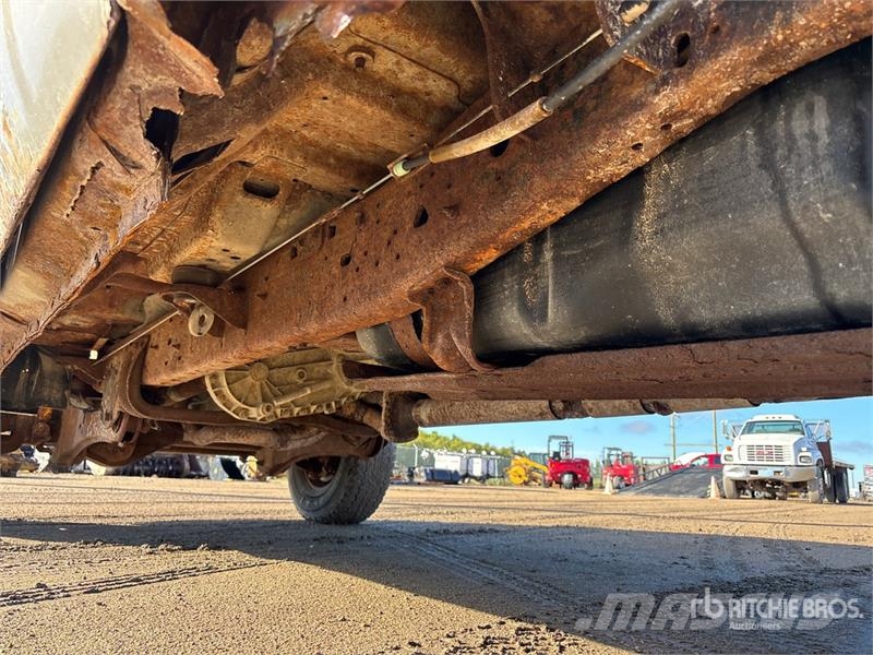 Ford F-250 XLT 4x4 Spreader Truck مركبات الأغراض العامة