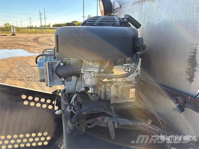 Ford F-250 XLT 4x4 Spreader Truck مركبات الأغراض العامة