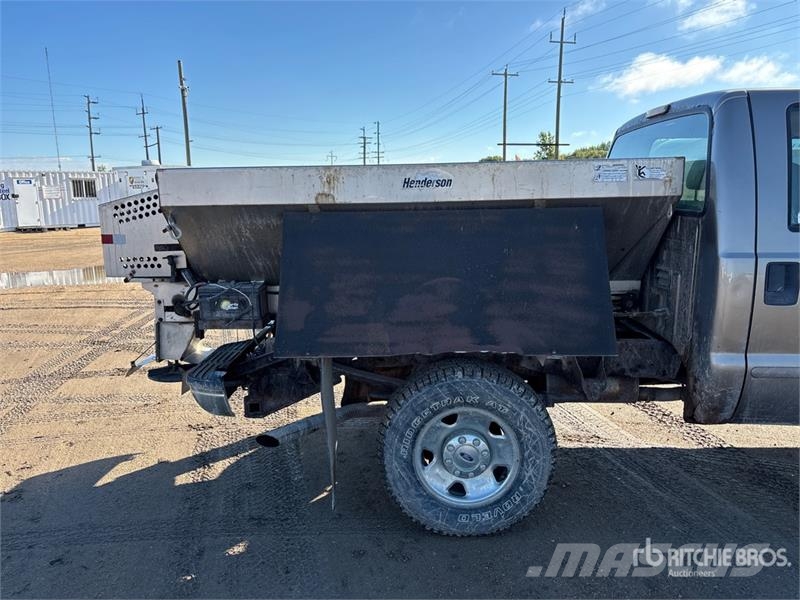 Ford F-250 XLT 4x4 Spreader Truck مركبات الأغراض العامة