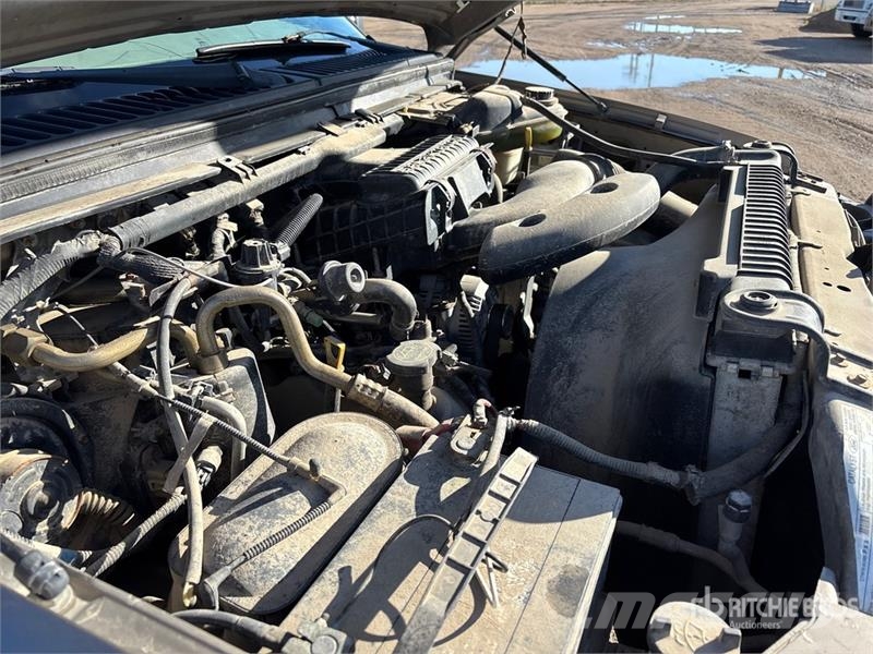 Ford F-250 XLT 4x4 Spreader Truck مركبات الأغراض العامة