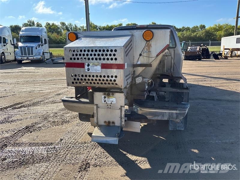 Ford F-250 XLT 4x4 Spreader Truck مركبات الأغراض العامة