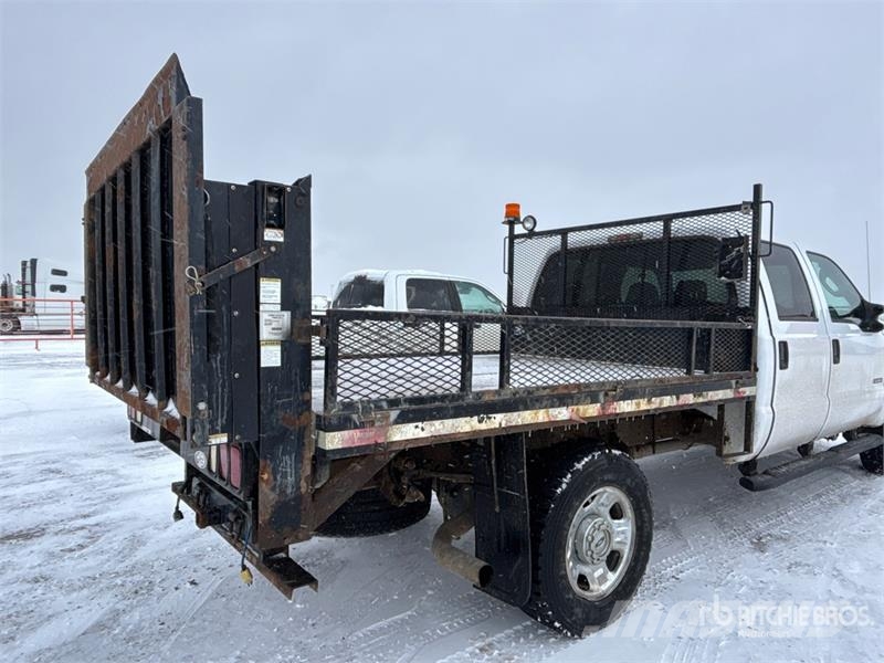 Ford F-350 شاحنات مسطحة/مفصلية الجوانب
