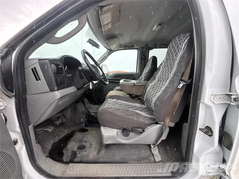 Ford F-350 شاحنات مسطحة/مفصلية الجوانب
