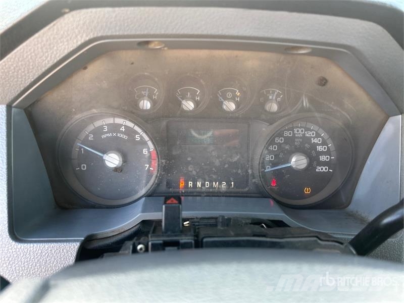 Ford F-350 Plošinové nákladné automobily/nákladné automobily so sklápacími bočnicami