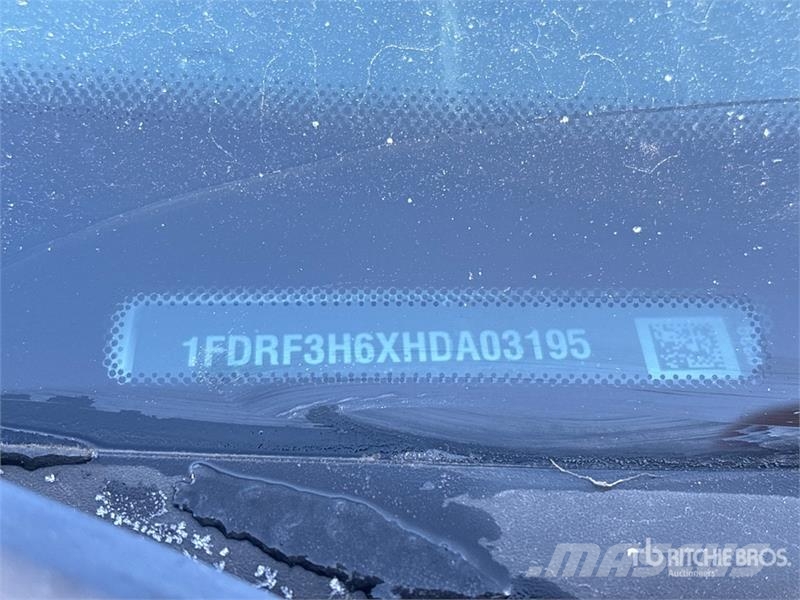 Ford F-350 Platós / Ponyvás teherautók