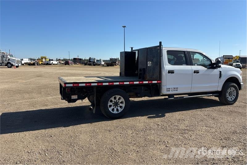 Ford F-350 Грузовики-платформы/боковая разгрузка