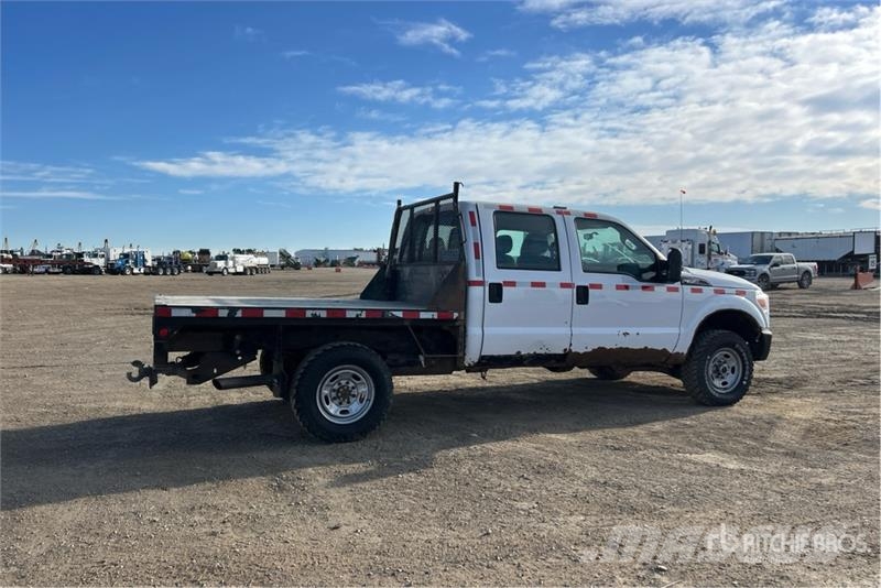 Ford F-350 Plošinové nákladné automobily/nákladné automobily so sklápacími bočnicami