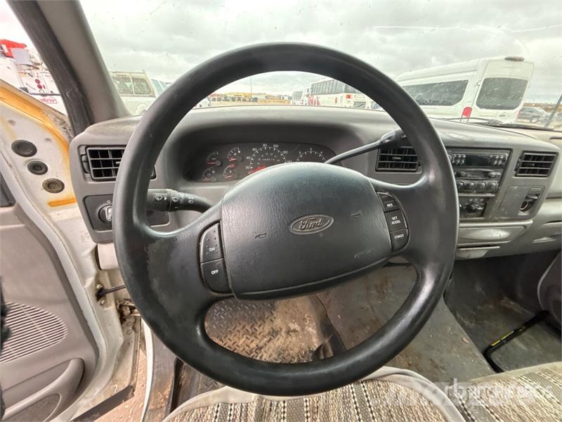 Ford F-350 Kis teherszállító/Platós kocsi