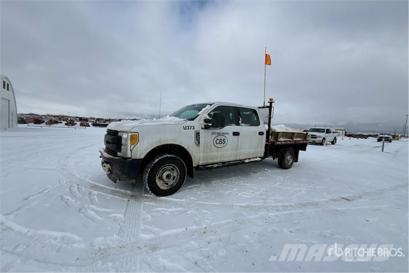 Ford F-350 Tovornjaki s kesonom/platojem