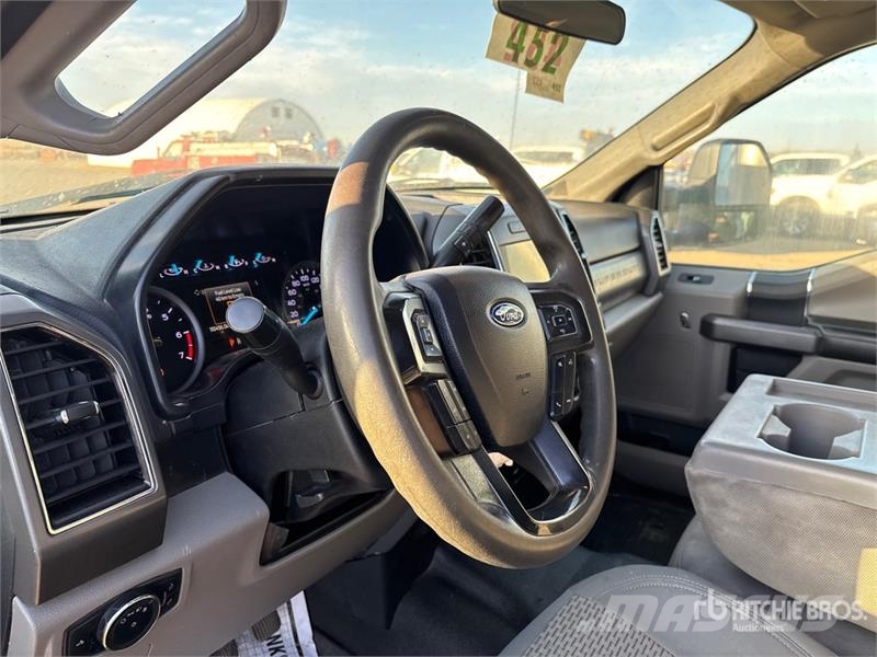 Ford F-350 Tovornjaki s kesonom/platojem