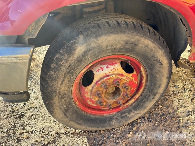 Ford F-350 Platós / Ponyvás teherautók