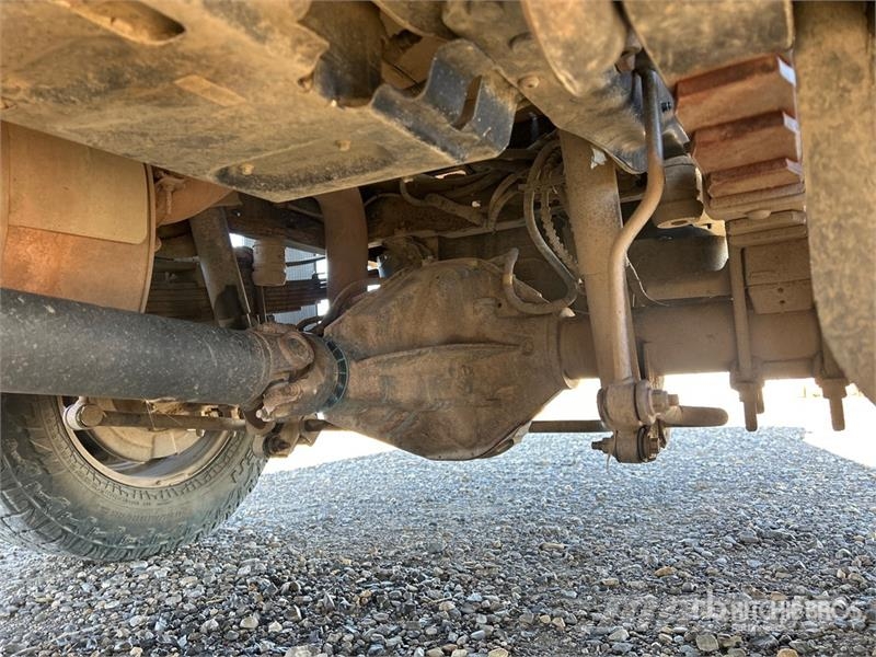 Ford F-350 平板栏板货车