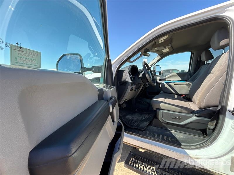 Ford F-350 플랫베드/드롭사이드 트럭