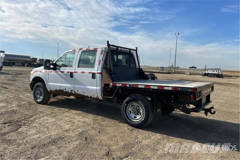 Ford F-350 Plošinové nákladné automobily/nákladné automobily so sklápacími bočnicami
