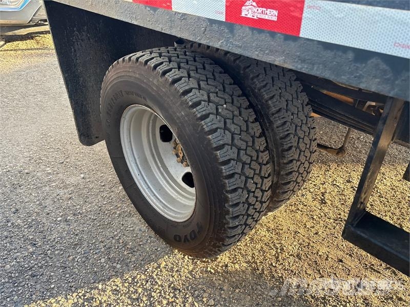 Ford F-350 Tovornjaki s kesonom/platojem
