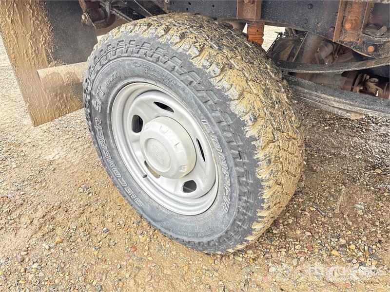 Ford F-350 Kamioni sa otvorenim sandukom