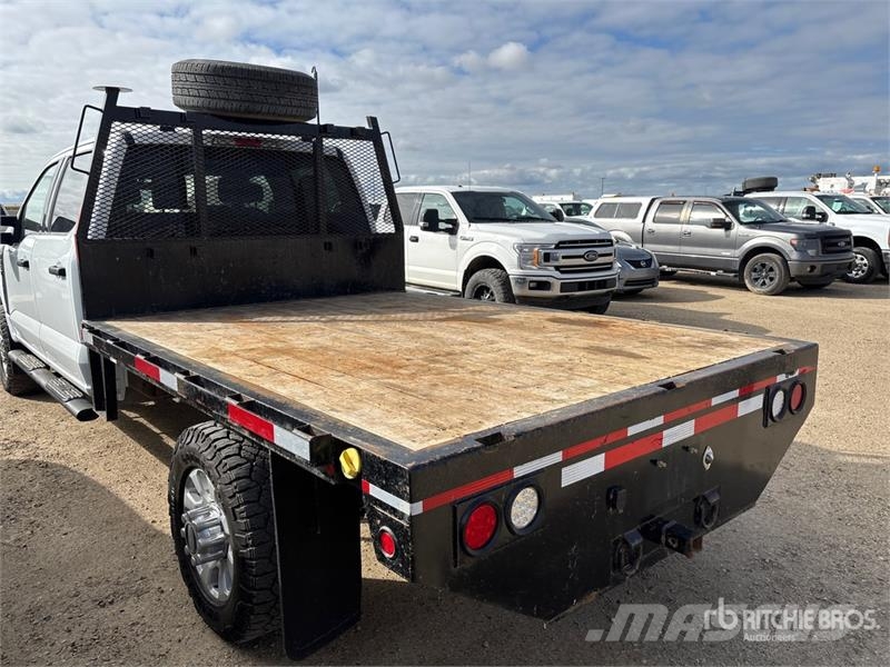Ford F-350 플랫베드/드롭사이드 트럭