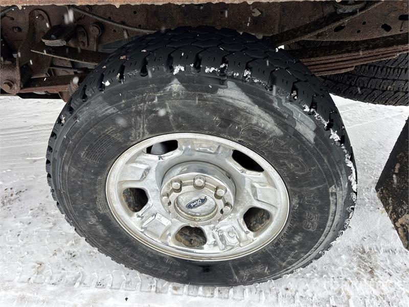 Ford F-350 شاحنات مسطحة/مفصلية الجوانب