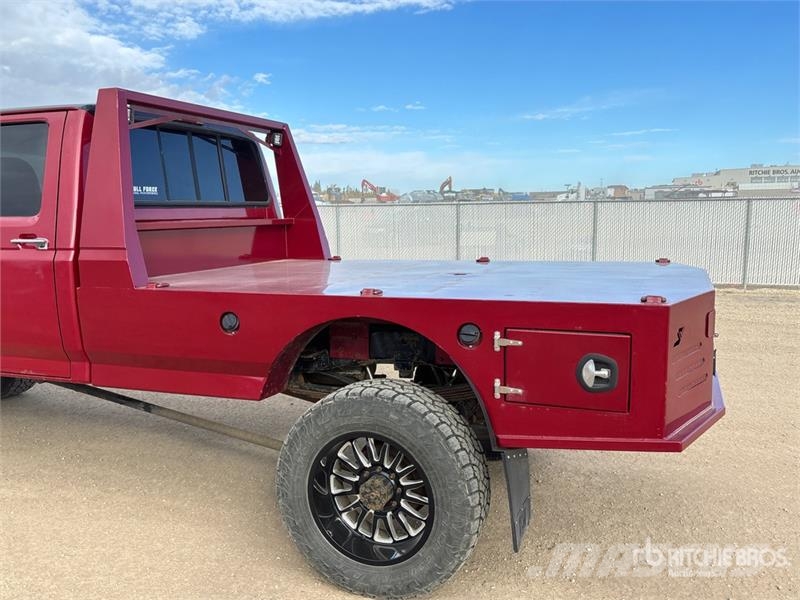 Ford F-350 Kamioni sa otvorenim sandukom