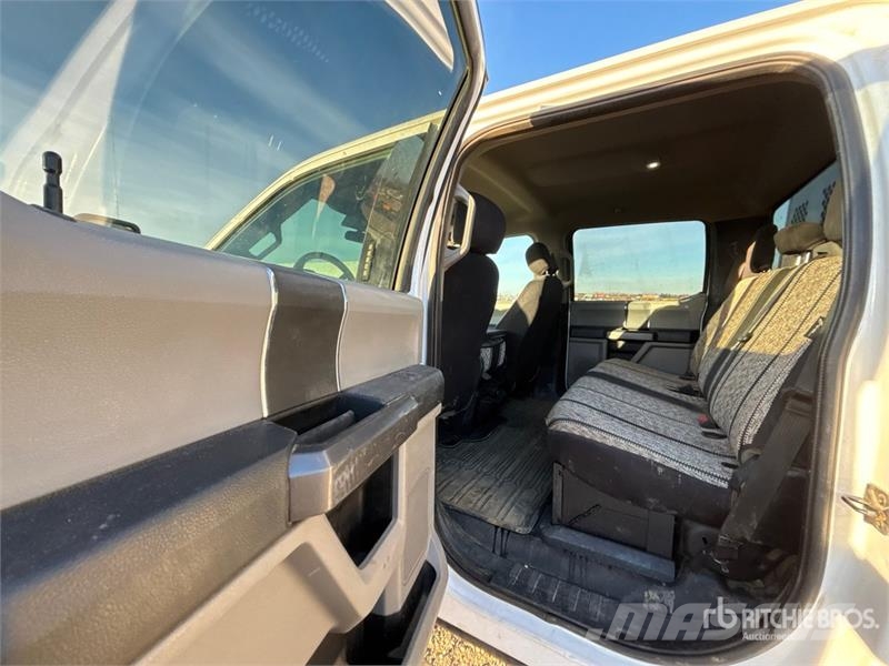 Ford F-350 شاحنات مسطحة/مفصلية الجوانب