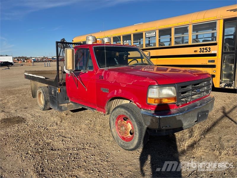 Ford F-350 Platós / Ponyvás teherautók