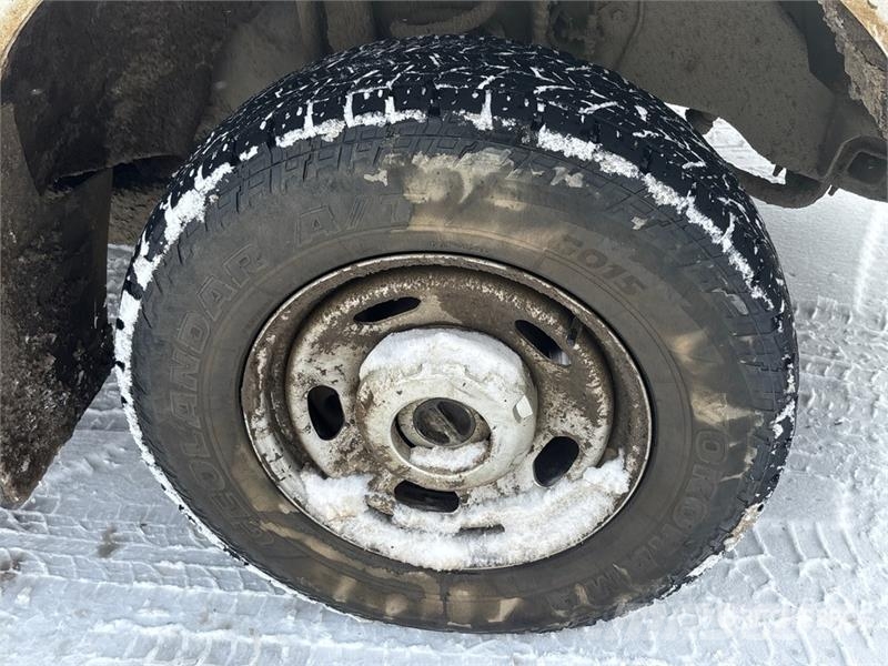 Ford F-350 Tovornjaki s kesonom/platojem