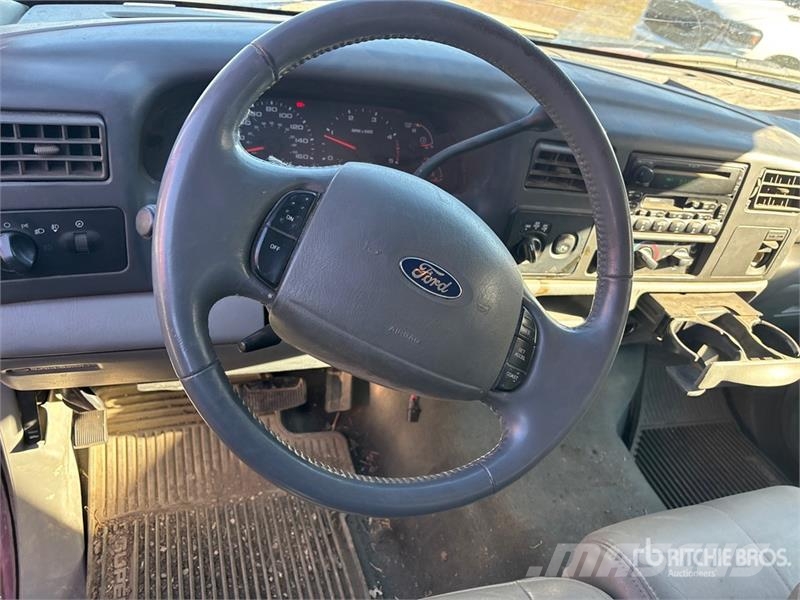 Ford F-350 Pritschenwagen/Pritschenwagen mit Seitenklappe