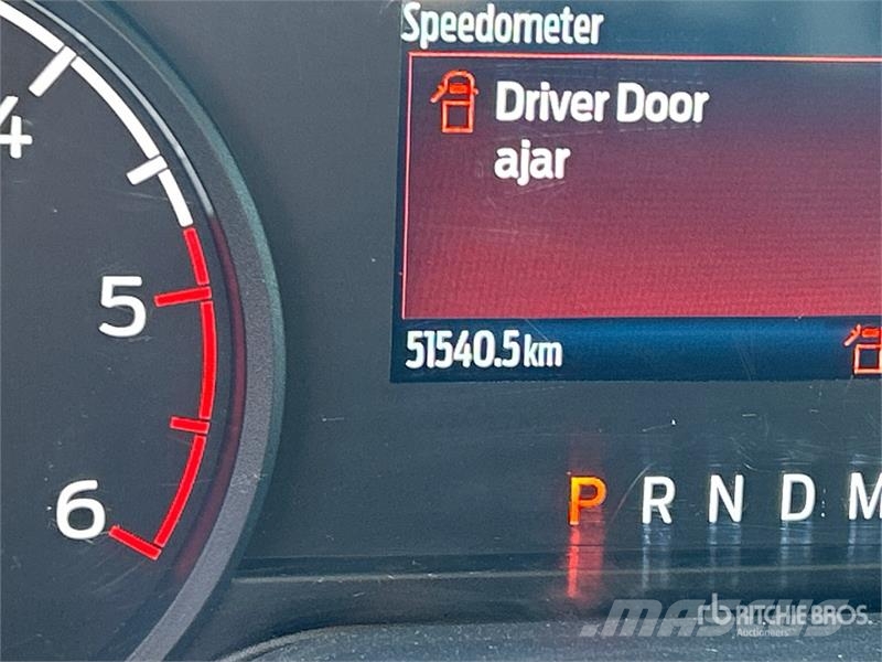 Ford F-350 平板栏板货车