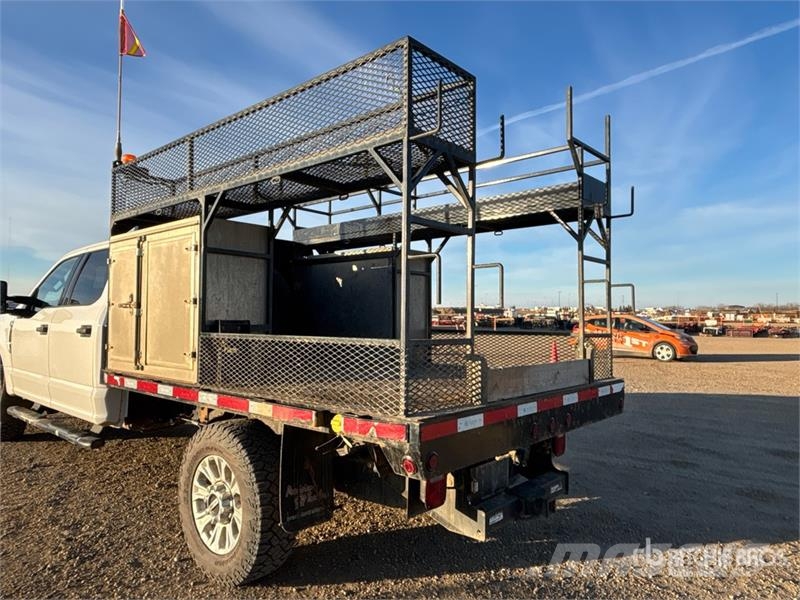 Ford F-350 شاحنات مسطحة/مفصلية الجوانب