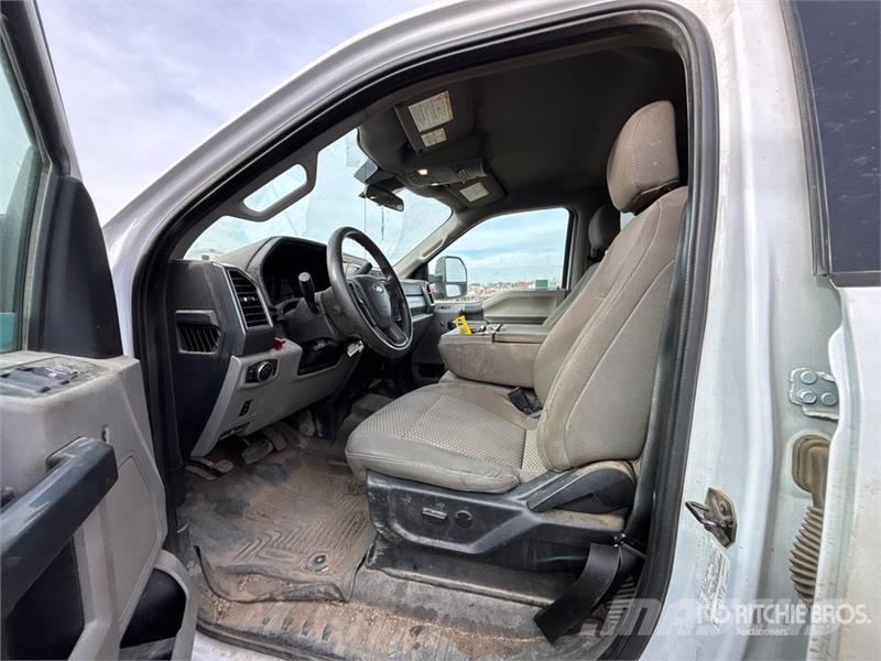 Ford F-350 Camion plateau