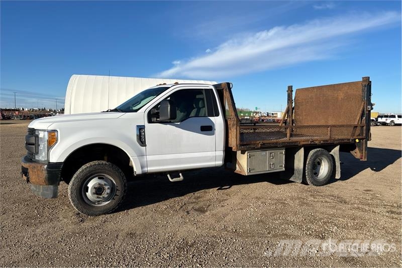 Ford F-350 Platós / Ponyvás teherautók