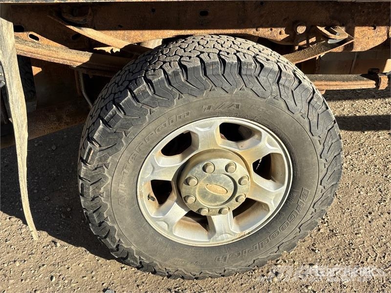 Ford F-350 Camion con sponde ribaltabili