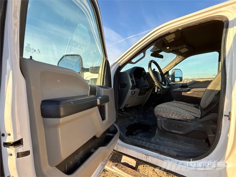 Ford F-350 شاحنات مسطحة/مفصلية الجوانب