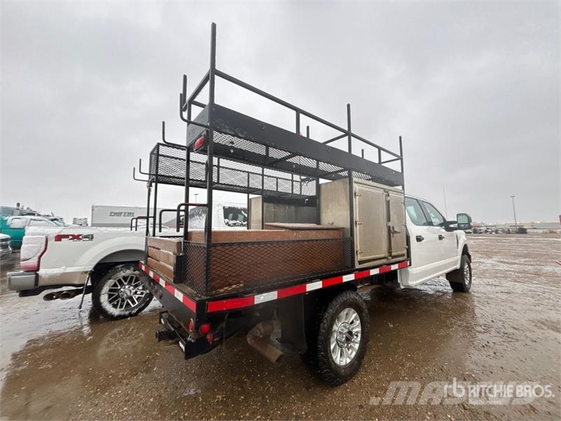 Ford F-350 Flatbed/Dropside trucks