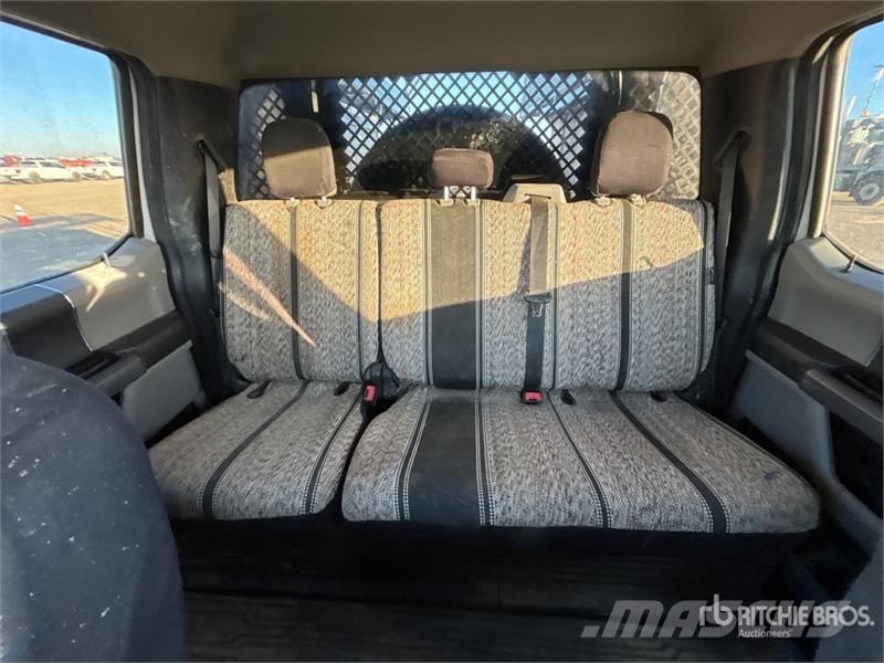 Ford F-350 شاحنات مسطحة/مفصلية الجوانب
