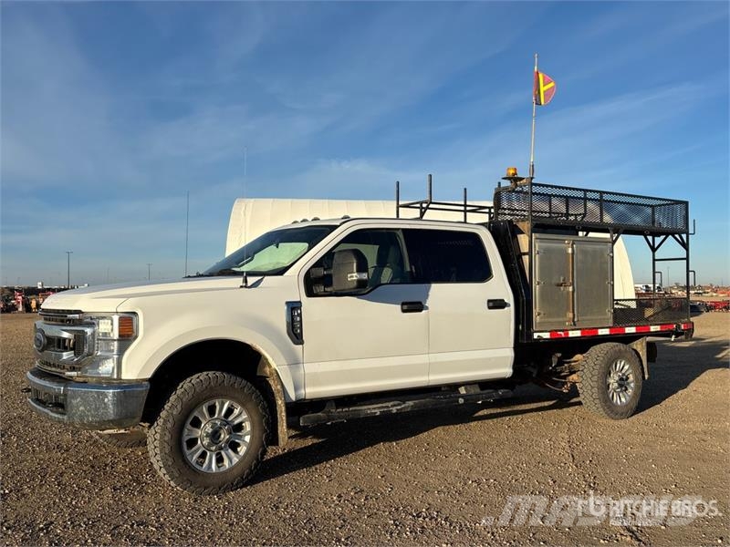 Ford F-350 شاحنات مسطحة/مفصلية الجوانب